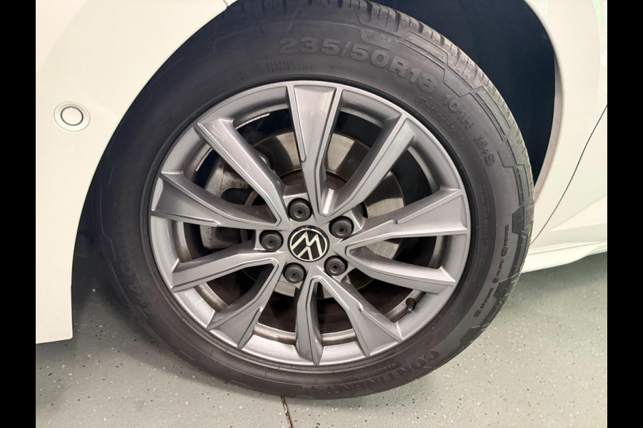 Volkswagen Multivan 1.4 eHybrid 7PERSOONS PANO/IQ-LICHT/NAVI/STOEL-M+MASSAGE/SFEERVERL/V-COCKPIT/CAM///