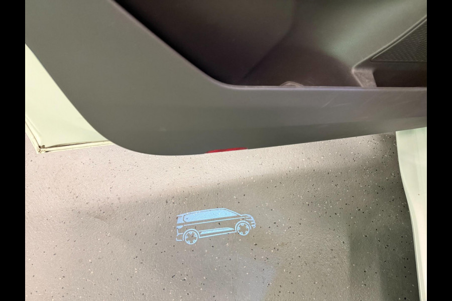 Volkswagen Multivan 1.4 eHybrid 7PERSOONS PANO/IQ-LICHT/NAVI/STOEL-M+MASSAGE/SFEERVERL/V-COCKPIT/CAM///