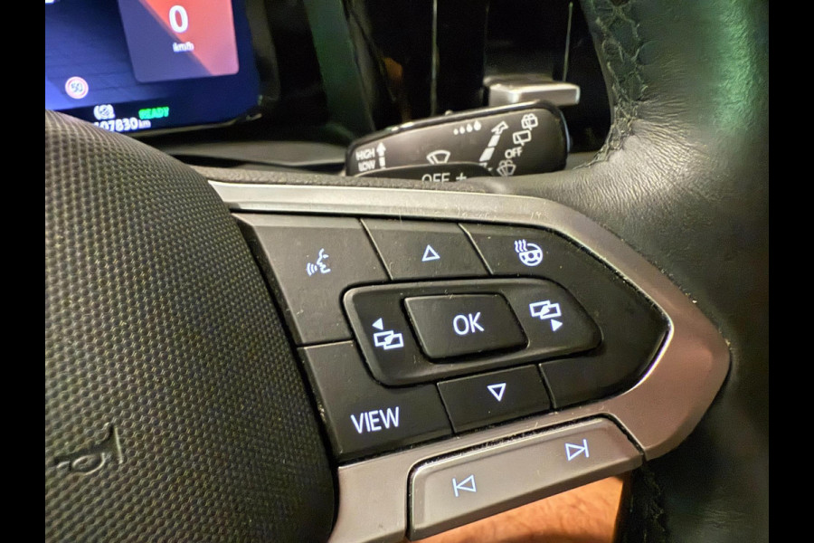 Volkswagen Multivan 1.4 eHybrid 7PERSOONS PANO/IQ-LICHT/NAVI/STOEL-M+MASSAGE/SFEERVERL/V-COCKPIT/CAM///