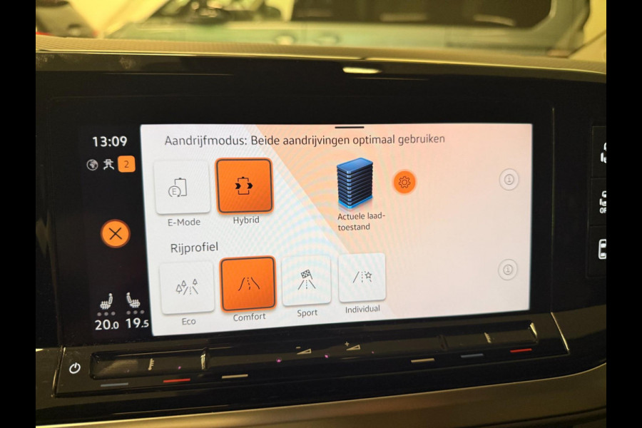 Volkswagen Multivan 1.4 eHybrid 7PERSOONS PANO/IQ-LICHT/NAVI/STOEL-M+MASSAGE/SFEERVERL/V-COCKPIT/CAM///