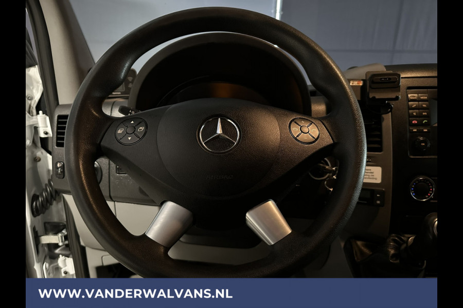 Mercedes-Benz Sprinter 316 CDI 163pk L2H2 Euro6 Airco | 2800kg trekhaak | Cruisecontrol | Parkeersensoren zijdeur
