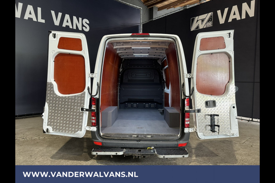 Mercedes-Benz Sprinter 316 CDI 163pk L2H2 Euro6 Airco | 2800kg trekhaak | Cruisecontrol | Parkeersensoren zijdeur