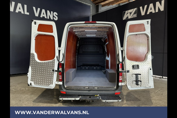 Mercedes-Benz Sprinter 316 CDI 163pk L2H2 Euro6 Airco | 2800kg trekhaak | Cruisecontrol | Parkeersensoren zijdeur
