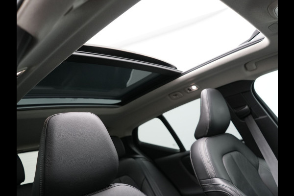 Volvo XC40 T4 Recharge Inscription Plug In Hybrid 211pk Dealer O.H PHEV | Panodak | Lederen Sportstoelen Memory | Adaptive Cruise | 360 Camera | 21"L.M | Harman Kardon | Keyless |