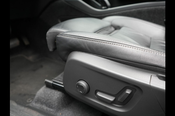 Volvo XC40 T4 Recharge Inscription Plug In Hybrid 211pk Dealer O.H PHEV | Panodak | Lederen Sportstoelen Memory | Adaptive Cruise | 360 Camera | 21"L.M | Harman Kardon | Keyless |
