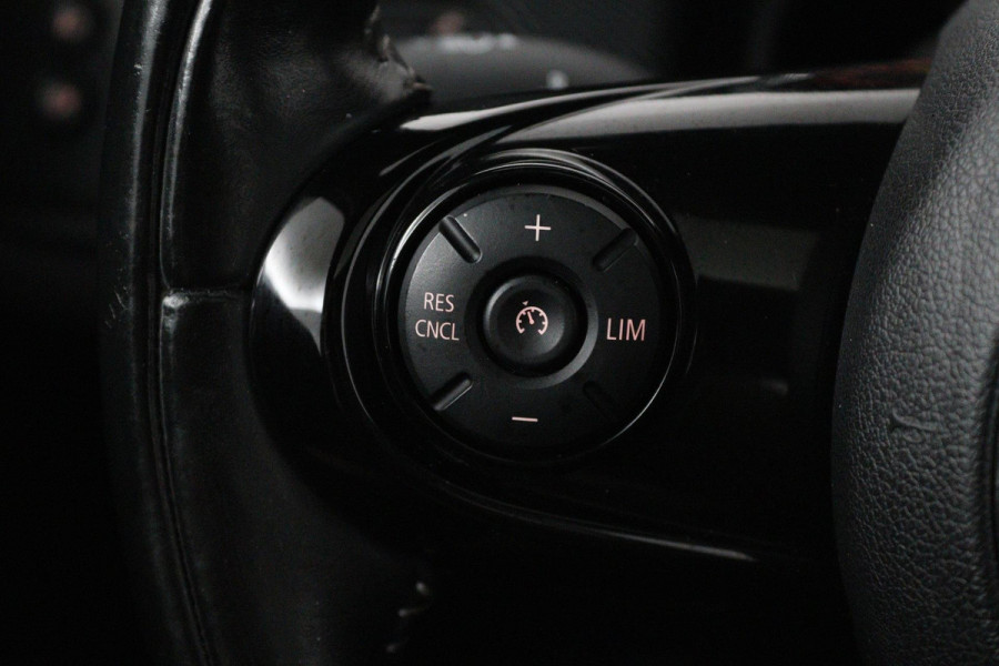 MINI Countryman 1.5 Cooper Chili (PANORAMADAK, STOELVERWARMING, ACHTERUITRIJCAMERA, H&K AUDIO, HEAD-UP DISPLAY)