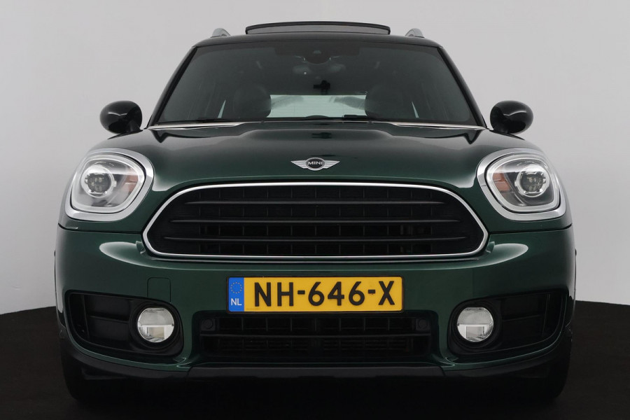 MINI Countryman 1.5 Cooper Chili (PANORAMADAK, STOELVERWARMING, ACHTERUITRIJCAMERA, H&K AUDIO, HEAD-UP DISPLAY)