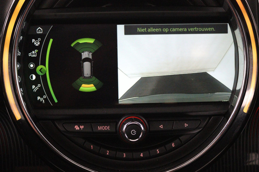 MINI Countryman 1.5 Cooper Chili (PANORAMADAK, STOELVERWARMING, ACHTERUITRIJCAMERA, H&K AUDIO, HEAD-UP DISPLAY)