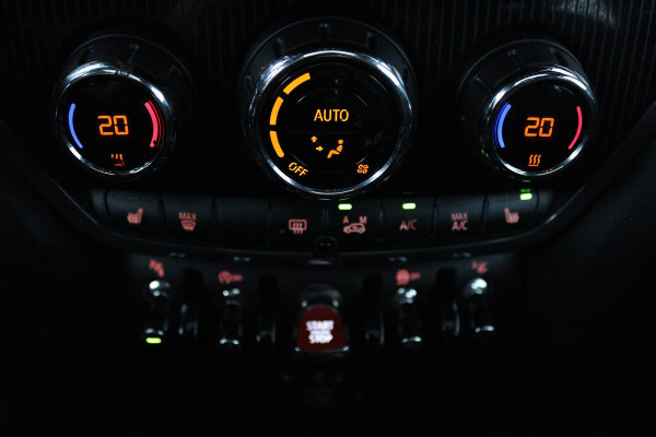 MINI Countryman 1.5 Cooper Chili (PANORAMADAK, STOELVERWARMING, ACHTERUITRIJCAMERA, H&K AUDIO, HEAD-UP DISPLAY)