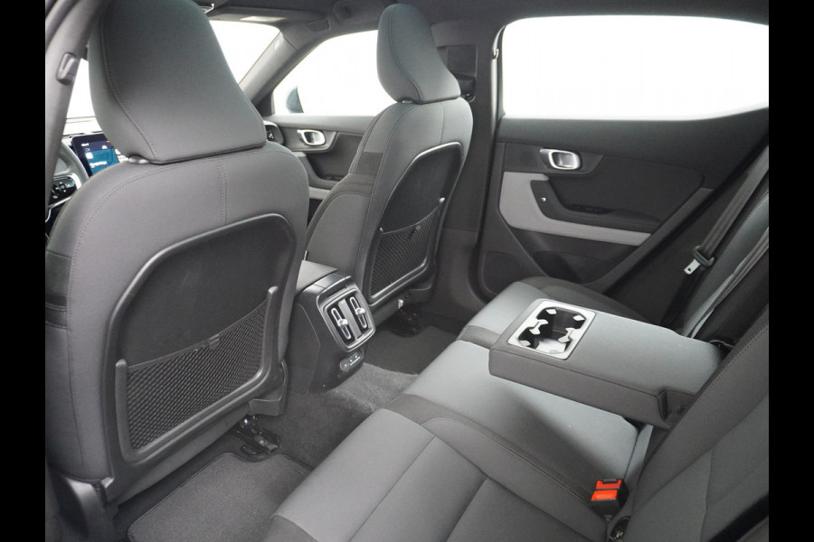Polestar 2 AUT. 408 pk Long Range Dual Motor 78kWh Panorama-Dak Harman&Kardon® Electr.Stoelen Verwarmd+Achterbank+Stuur Adaptive-Cruise Car Verkeersbord detectie Regen-Lichtsensor Virtual-Cockpit Home-Link Bots waarschuwing Autonoom-Rem Lane Assist Keyless Connected 1e Eigenaar Origineel Nederlandse Auto 1.500kg Trekvermogen 660Nm! € 59.000 nieuw!