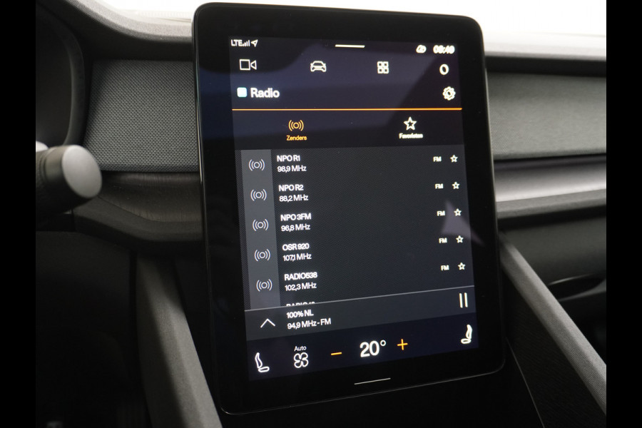 Polestar 2 AUT. 408 pk Long Range Dual Motor 78kWh Panorama-Dak Harman&Kardon® Electr.Stoelen Verwarmd+Achterbank+Stuur Adaptive-Cruise Car Verkeersbord detectie Regen-Lichtsensor Virtual-Cockpit Home-Link Bots waarschuwing Autonoom-Rem Lane Assist Keyless Connected 1e Eigenaar Origineel Nederlandse Auto 1.500kg Trekvermogen 660Nm! € 59.000 nieuw!