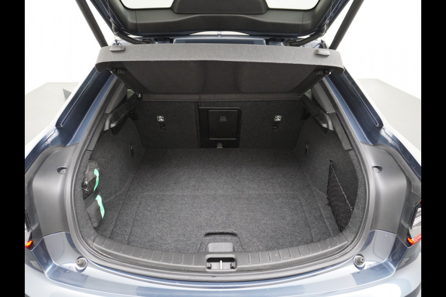 Polestar 2 AUT. 408 pk Long Range Dual Motor 78kWh Panorama-Dak Harman&Kardon® Electr.Stoelen Verwarmd+Achterbank+Stuur Adaptive-Cruise Car Verkeersbord detectie Regen-Lichtsensor Virtual-Cockpit Home-Link Bots waarschuwing Autonoom-Rem Lane Assist Keyless Connected 1e Eigenaar Origineel Nederlandse Auto 1.500kg Trekvermogen 660Nm! € 59.000 nieuw!