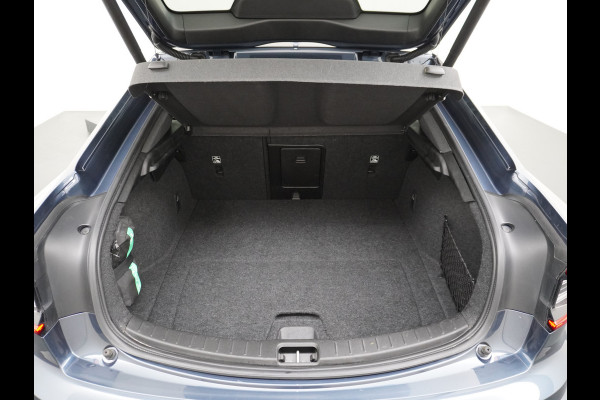 Polestar 2 AUT. 408 pk Long Range Dual Motor 78kWh Panorama-Dak Harman&Kardon® Electr.Stoelen Verwarmd+Achterbank+Stuur Adaptive-Cruise Car Verkeersbord detectie Regen-Lichtsensor Virtual-Cockpit Home-Link Bots waarschuwing Autonoom-Rem Lane Assist Keyless Connected 1e Eigenaar Origineel Nederlandse Auto 1.500kg Trekvermogen 660Nm! € 59.000 nieuw!
