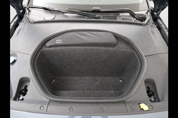 Polestar 2 AUT. 408 pk Long Range Dual Motor 78kWh Panorama-Dak Harman&Kardon® Electr.Stoelen Verwarmd+Achterbank+Stuur Adaptive-Cruise Car Verkeersbord detectie Regen-Lichtsensor Virtual-Cockpit Home-Link Bots waarschuwing Autonoom-Rem Lane Assist Keyless Connected 1e Eigenaar Origineel Nederlandse Auto 1.500kg Trekvermogen 660Nm! € 59.000 nieuw!