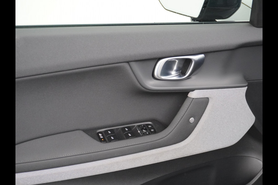 Polestar 2 AUT. 408 pk Long Range Dual Motor 78kWh Panorama-Dak Harman&Kardon® Electr.Stoelen Verwarmd+Achterbank+Stuur Adaptive-Cruise Car Verkeersbord detectie Regen-Lichtsensor Virtual-Cockpit Home-Link Bots waarschuwing Autonoom-Rem Lane Assist Keyless Connected 1e Eigenaar Origineel Nederlandse Auto 1.500kg Trekvermogen 660Nm! € 59.000 nieuw!