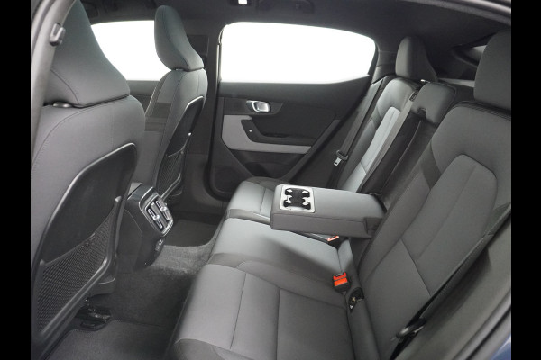 Polestar 2 AUT. 408 pk Long Range Dual Motor 78kWh Panorama-Dak Harman&Kardon® Electr.Stoelen Verwarmd+Achterbank+Stuur Adaptive-Cruise Car Verkeersbord detectie Regen-Lichtsensor Virtual-Cockpit Home-Link Bots waarschuwing Autonoom-Rem Lane Assist Keyless Connected 1e Eigenaar Origineel Nederlandse Auto 1.500kg Trekvermogen 660Nm! € 59.000 nieuw!
