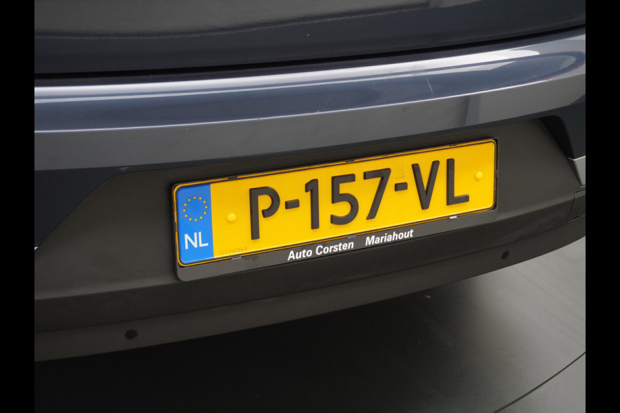 Polestar 2 AUT. 408 pk Long Range Dual Motor 78kWh Panorama-Dak Harman&Kardon® Electr.Stoelen Verwarmd+Achterbank+Stuur Adaptive-Cruise Car Verkeersbord detectie Regen-Lichtsensor Virtual-Cockpit Home-Link Bots waarschuwing Autonoom-Rem Lane Assist Keyless Connected 1e Eigenaar Origineel Nederlandse Auto 1.500kg Trekvermogen 660Nm! € 59.000 nieuw!