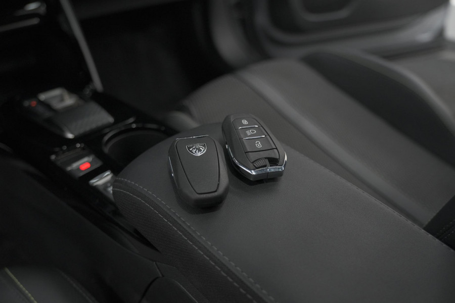 Peugeot 2008 Hybrid 136 e-DSC6 GT | 360 Camera | Adaptieve Cruise Control | Dodehoekdetectie | Navigatie