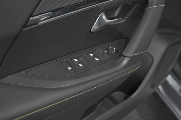 Peugeot 2008 Hybrid 136 e-DSC6 GT | 360 Camera | Adaptieve Cruise Control | Dodehoekdetectie | Navigatie