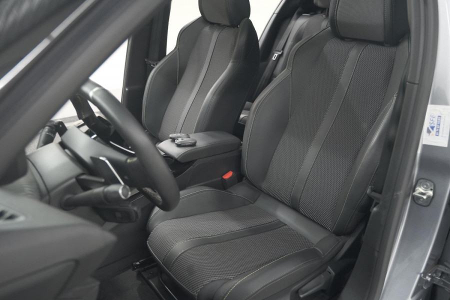 Peugeot 2008 Hybrid 136 e-DSC6 GT | 360 Camera | Adaptieve Cruise Control | Dodehoekdetectie | Navigatie