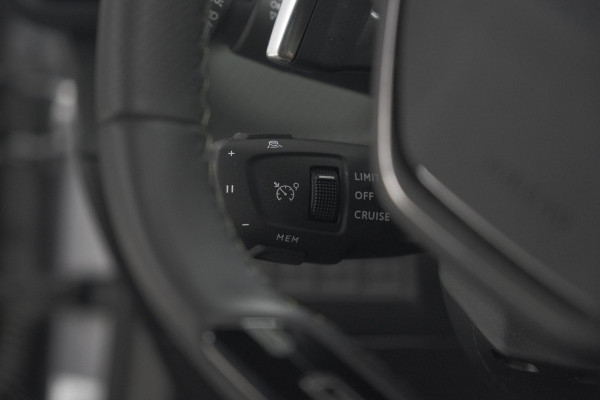 Peugeot 2008 Hybrid 136 e-DSC6 GT | 360 Camera | Adaptieve Cruise Control | Dodehoekdetectie | Navigatie