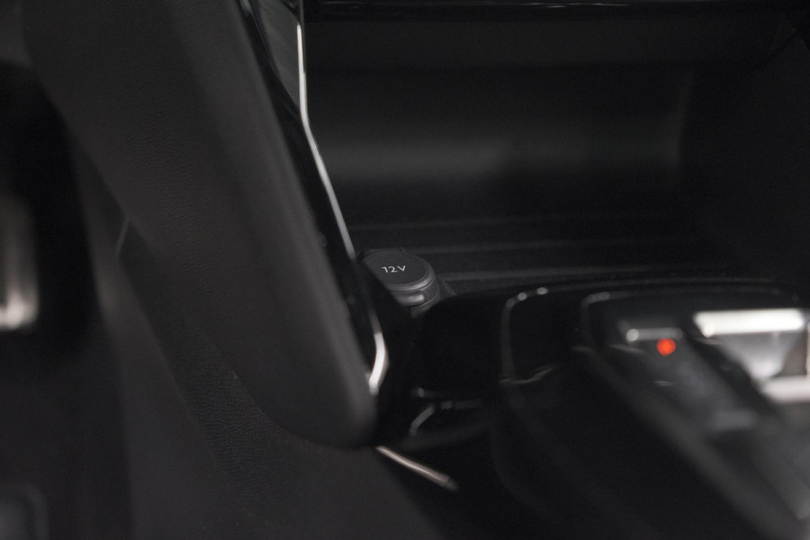 Peugeot 2008 Hybrid 136 e-DSC6 GT | 360 Camera | Adaptieve Cruise Control | Dodehoekdetectie | Navigatie