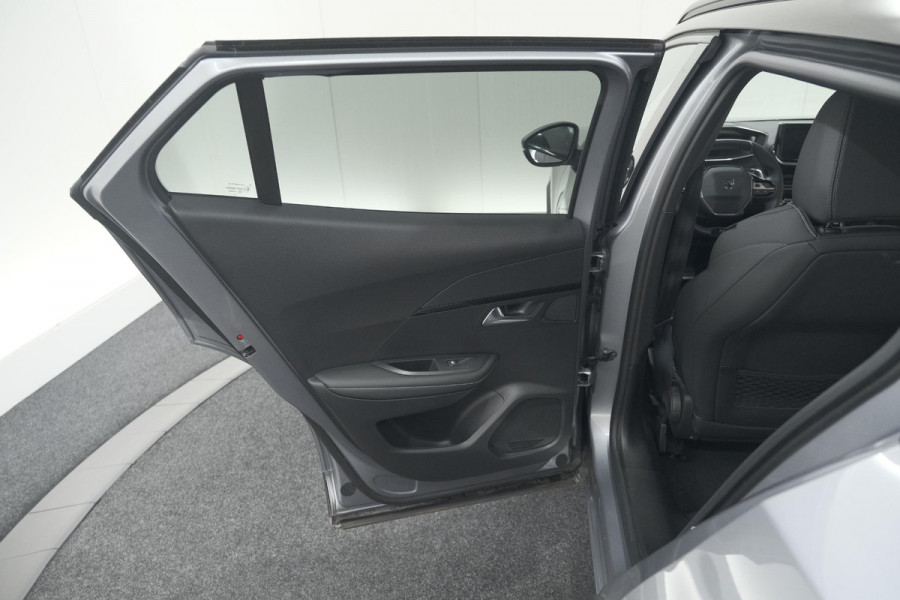 Peugeot 2008 Hybrid 136 e-DSC6 GT | 360 Camera | Adaptieve Cruise Control | Dodehoekdetectie | Navigatie