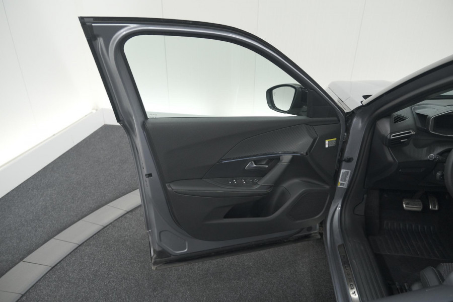 Peugeot 2008 Hybrid 136 e-DSC6 GT | 360 Camera | Adaptieve Cruise Control | Dodehoekdetectie | Navigatie