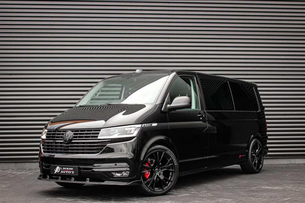 Volkswagen Transporter 2.0 TDI L2H1 30 DC BULLI 199PK DUBBEL CABINE / LEDEREN BEKLEDING / PDC / VERLAGINGSVEREN / 2X SCHUIFDEUR Volkswagen Transporter 2.0 TDI L2H1 30 DC BULLI 199PK DUBBEL CABINE / LEDEREN BEKLEDING / PDC / VERLAGINGSVEREN / 2X SCHUIFDEUR
