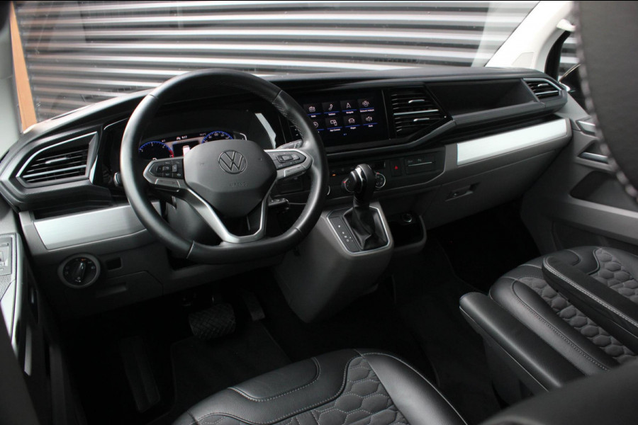 Volkswagen Transporter 2.0 TDI L2H1 30 DC BULLI 199PK DUBBEL CABINE / LEDEREN BEKLEDING / PDC / VERLAGINGSVEREN / 2X SCHUIFDEUR