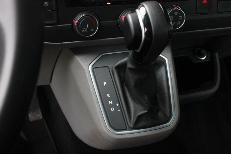 Volkswagen Transporter 2.0 TDI L2H1 30 DC BULLI 199PK DUBBEL CABINE / LEDEREN BEKLEDING / PDC / VERLAGINGSVEREN / 2X SCHUIFDEUR