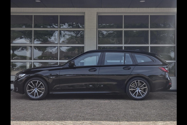BMW 3 Serie Touring 320e SPORTLINE | SPORTSTOELEN | LEDER | 18 INCH LM VELGEN |