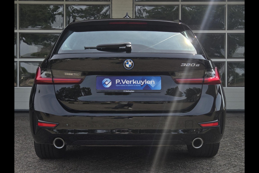 BMW 3 Serie Touring 320e SPORTLINE | SPORTSTOELEN | LEDER | 18 INCH LM VELGEN |