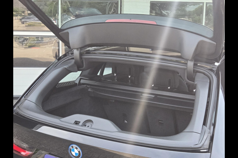 BMW 3 Serie Touring 320e SPORTLINE | SPORTSTOELEN | LEDER | 18 INCH LM VELGEN |