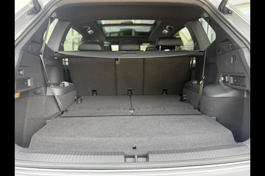 Volkswagen Tiguan Allspace 1.5 TSI Highline Bus. 3 X R-Line 7p. Pano|Trekhaak|Dynaudio