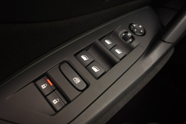 Peugeot 308 SW 1.2 PureTech Active Pack Business | Vakantie Deal | Carplay | Licht metalen velgen | Stoel VW