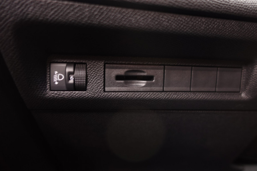 Peugeot 308 SW 1.2 PureTech Active Pack Business | Vakantie Deal | Carplay | Licht metalen velgen | Stoel VW
