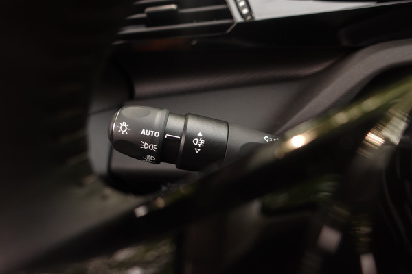 Peugeot 308 SW 1.2 PureTech Active Pack Business | Vakantie Deal | Carplay | Licht metalen velgen | Stoel VW
