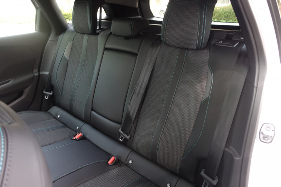 Peugeot 308 SW 1.2 PureTech Active Pack Business | Vakantie Deal | Carplay | Licht metalen velgen | Stoel VW