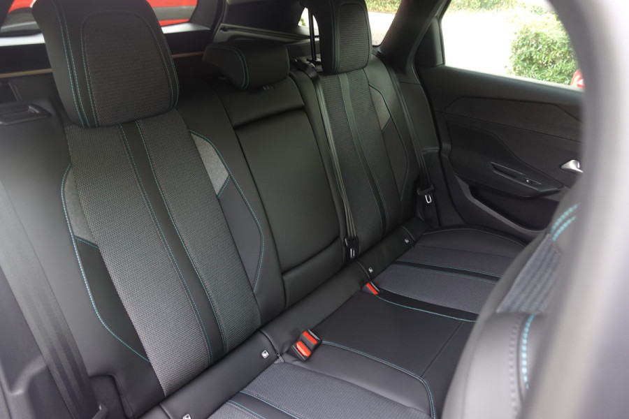 Peugeot 308 SW 1.2 PureTech Active Pack Business | Vakantie Deal | Carplay | Licht metalen velgen | Stoel VW