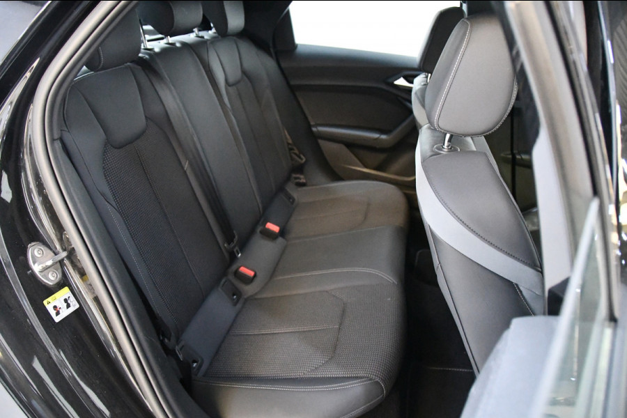 Audi A1 SPORTBACK 25 TFSI S line automaat