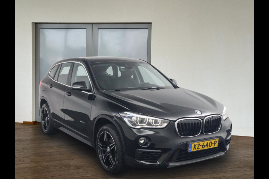BMW X1 sDrive18i Cent.Exe*FULL-LED*NAVI*SPORTSTOEL*ECC*