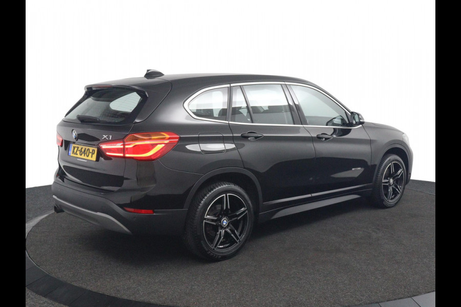 BMW X1 sDrive18i Cent.Exe*FULL-LED*NAVI*SPORTSTOEL*ECC*