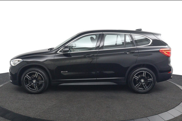 BMW X1 sDrive18i Cent.Exe*FULL-LED*NAVI*SPORTSTOEL*ECC*