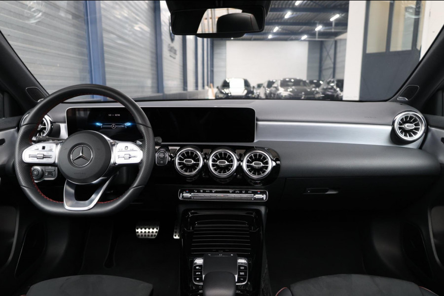 Mercedes-Benz A-Klasse AMG 35 4MATIC 306+PK LED/SFEER/VIRTUAL/PANO/HALF LEER+ALCANTARA+S.VERWARMING/CAM/ACC/ECC/12 MDN GARANTIE!