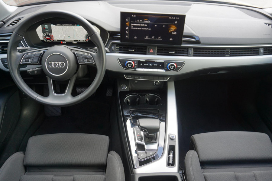 Audi A4 Limousine 35 TFSI 150PK Virtual Cockpit/Sportstoelen Dealeronderhouden/All-Seasonbanden.