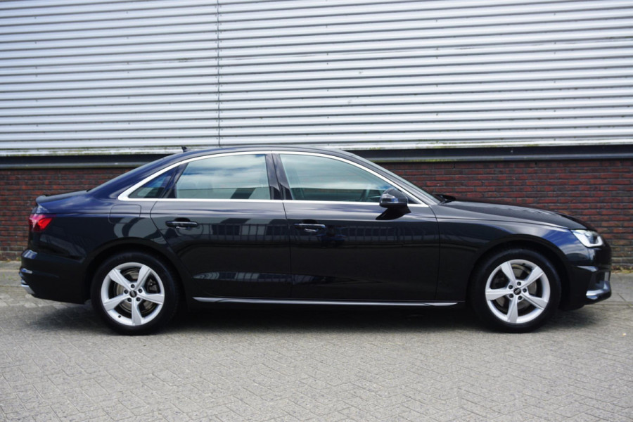 Audi A4 Limousine 35 TFSI 150PK Virtual Cockpit/Sportstoelen Dealeronderhouden/All-Seasonbanden.