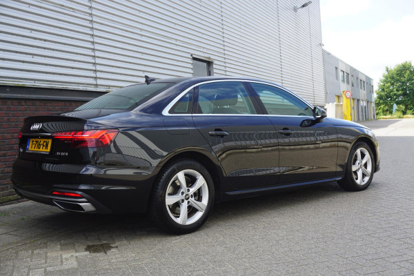 Audi A4 Limousine 35 TFSI 150PK Virtual Cockpit/Sportstoelen Dealeronderhouden/All-Seasonbanden.