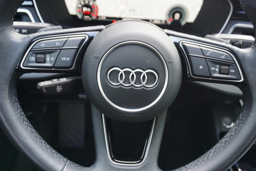 Audi A4 Limousine 35 TFSI 150PK Virtual Cockpit/Sportstoelen Dealeronderhouden/All-Seasonbanden.