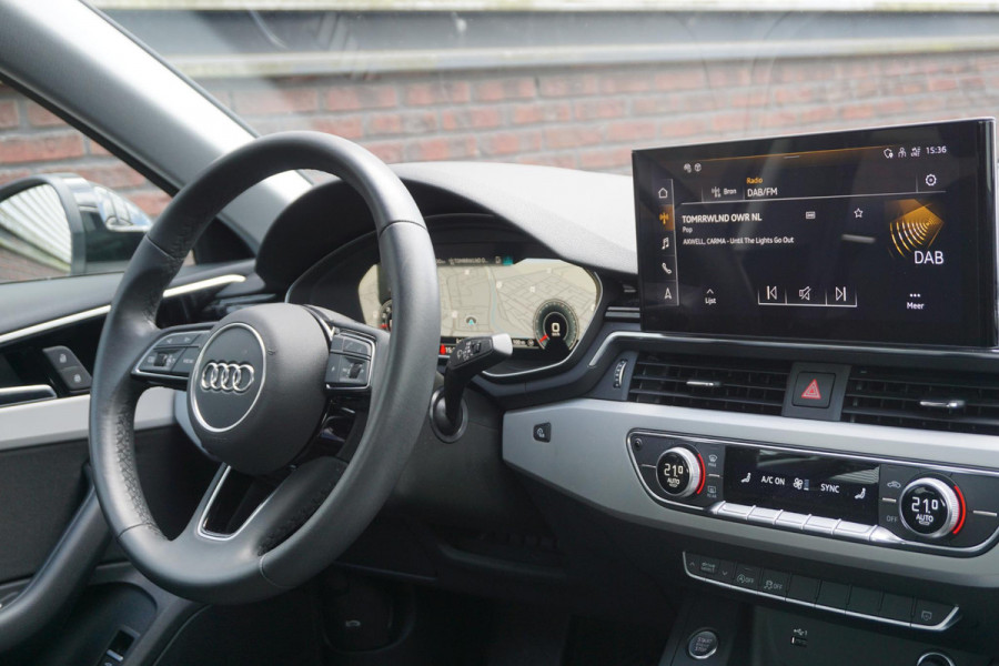 Audi A4 Limousine 35 TFSI 150PK Virtual Cockpit/Sportstoelen Dealeronderhouden/All-Seasonbanden.